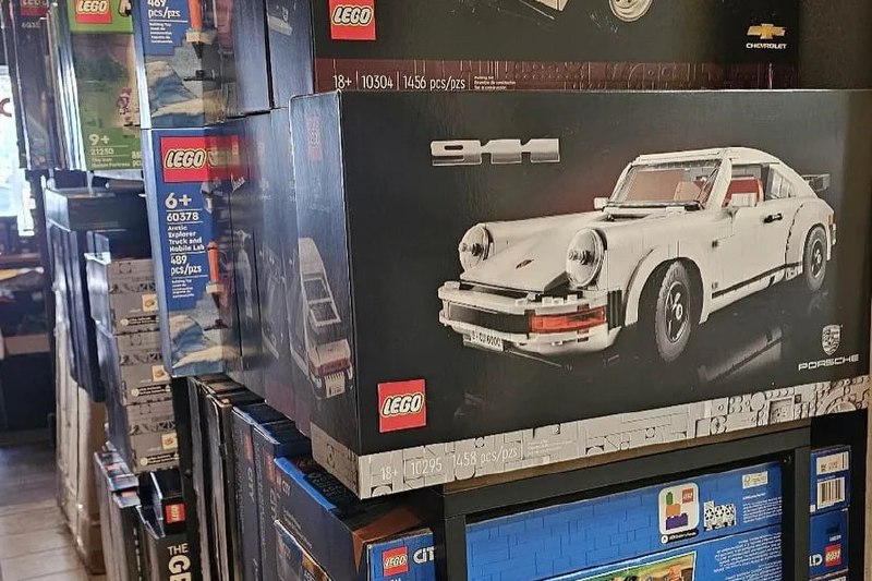 加州警方逮捕了四名盗窃价值 30 万美元的乐高套装的嫌疑人加利福尼亚州高速公路巡警（CHP）本周宣布，他们逮捕了四名被控盗窃乐高积木的人，警方估计这些乐高积木价值“约30万美元”