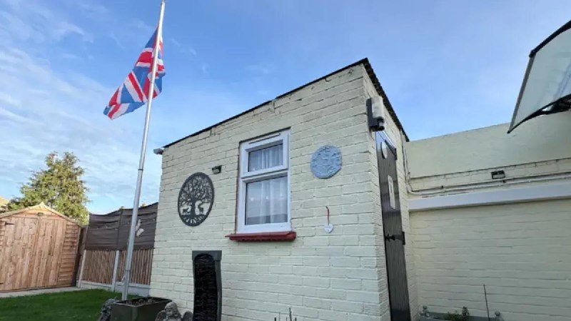 英国夫妇在自家花园的棚子里建立了一个数据中心，将能源账单降低到 40 英镑这个系统是由 56 个树莓派组成的集群，产生的废热被用作取暖