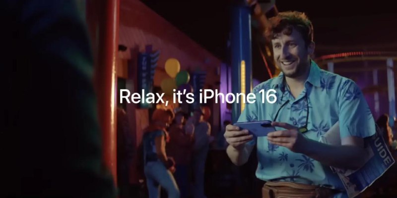 新的iPhone 16宣传视频鼓励裸机使用苹果表示，陶瓷盾能让你不再害怕 iPhone 掉落