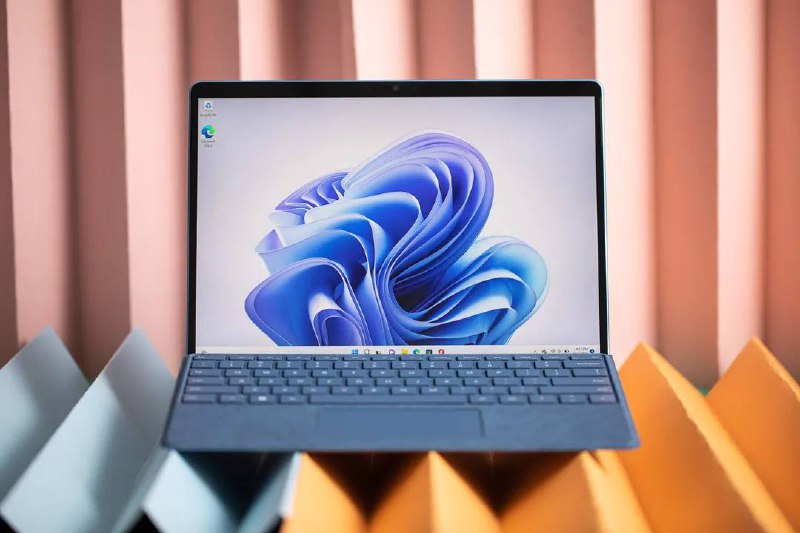 微软的下一代Surface笔记本电脑将是其首款真正的“AI个人电脑据Windows Central的报道，微软正准备通过新的AI启用功能升级其Surface产品系列