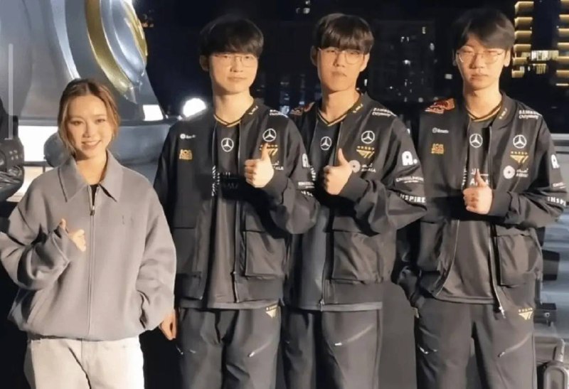 邓紫棋将在成都决赛现场献唱S15主题曲🗒 标签: #LOL #英雄联盟📢 频道: @GodlyNews1🤖 投稿: @GodlyNewsBot