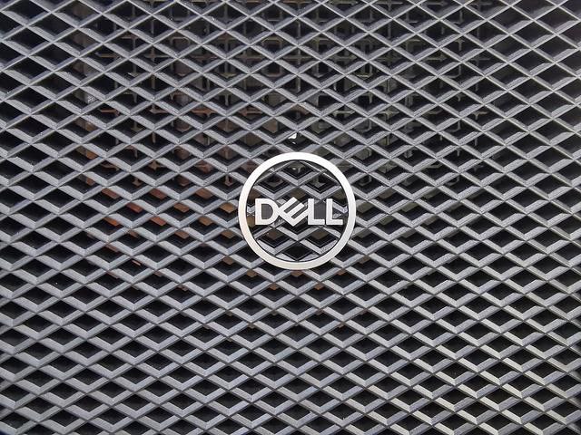 戴尔PC销量暴跌20%：曾欲“去中国化”引发市场关注 近日，专业市场调查机构CounterpointResearch发布了一份关于2023年PC市场的报告，揭示了戴尔在这一领域的惨淡表现