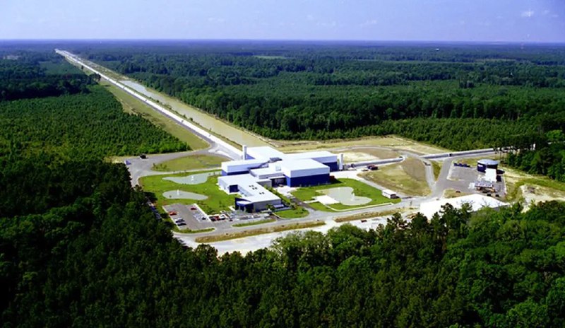 Google DeepMind运用AI更深入地洞察宇宙为帮助天文学家研究宇宙的动态和形成，Google DeepMind团队一直在运用AI来稳定有史以来最灵敏的观测仪器之一