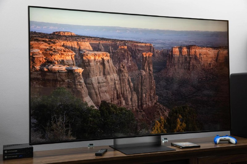 索尼推出其首款 RGB 电视Bravia 7 II ，65英寸售价$2600这款电视与旗舰机型 Bravia 9 II 一同亮相