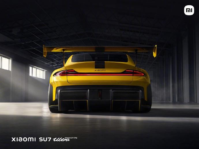 小米公布SU7 Ultra 原型车，今年10月初正式征战纽北！🗒 标签: #小米 #SU7 📢 频道: @GodlyNews1🤖 投稿: @GodlyNewsBot