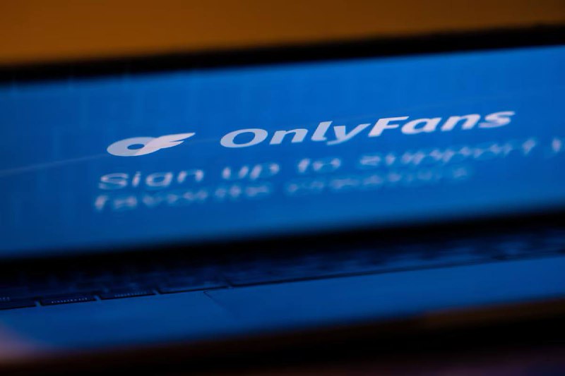 OnlyFans母公司洽谈出售，估值80亿据路透社报道，洛杉矶投资公司Forest Road正在与OnlyFans公司洽谈收购事宜，对该平台的估值高达80亿美元