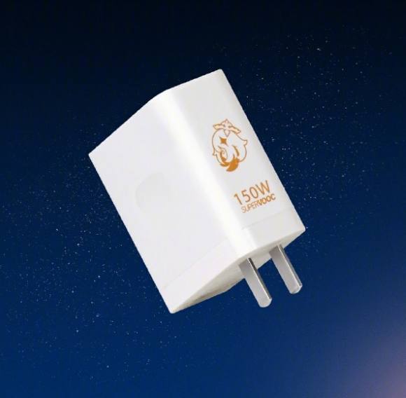 一加 Ace 2 Pro 手机《原神》派蒙主题礼盒公布：手机壳、充电器、摆件等一加 Ace 2 Pro 将于 8 月 16 日正式发布，并同步推出《原神》派蒙主题礼盒，官方今日公布了礼盒内容：定制卡针，亚克力桌面摆件，亚克力手机支架，表情包贴纸，定制立绘海报，手机壳，150W 充电适配器，定制软件主题