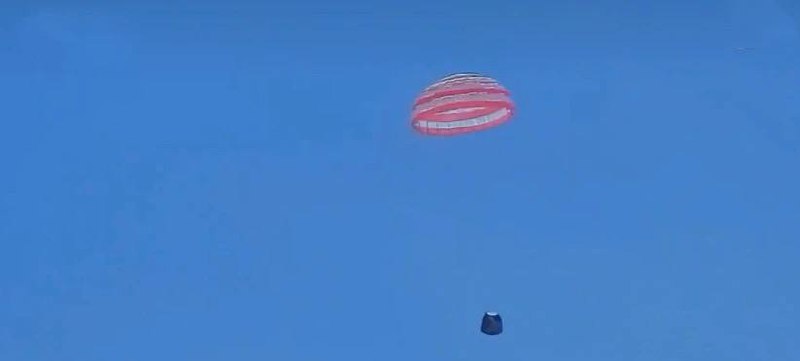 嫦娥六号，平安回家！2024年6月25日14时07分，嫦娥六号返回器准确着陆于内蒙古四子王旗预定区域，工作正常，标志着探月工程嫦娥六号任务取得圆满成功，实现世界首次月球背面采样返回