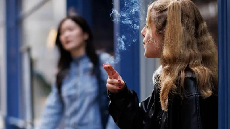 英国通过法案：2008年后出生者，终身不得购烟该法案拟通过禁止商店向 2009 年 1 月 1 日以后出生的人出售烟草，阻止他们开始吸烟，打造第一代无烟者