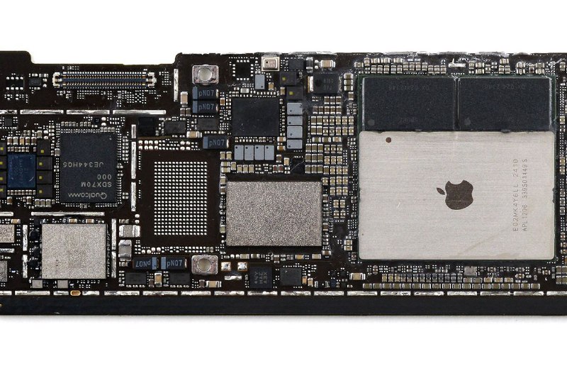 iFixit 拆解M4  iPad Pro 发现8G内存版本搭载了两颗 6GB 内存颗粒