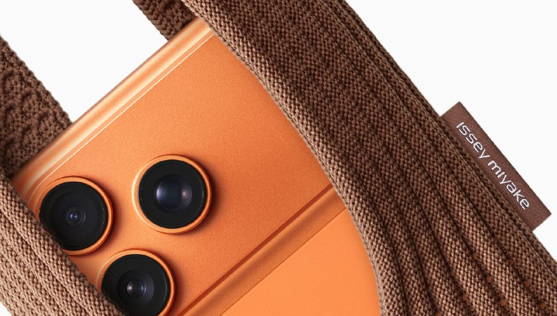 Apple 推出iPhone Pocket，售价$149.95苹果将其称为，一种既美观又实用的佩戴和携带 iPhone 的方法Apple在新闻稿中表示，ISSEY MIYAKE与苹果公司今天联合推出了 iPhone Pocket
