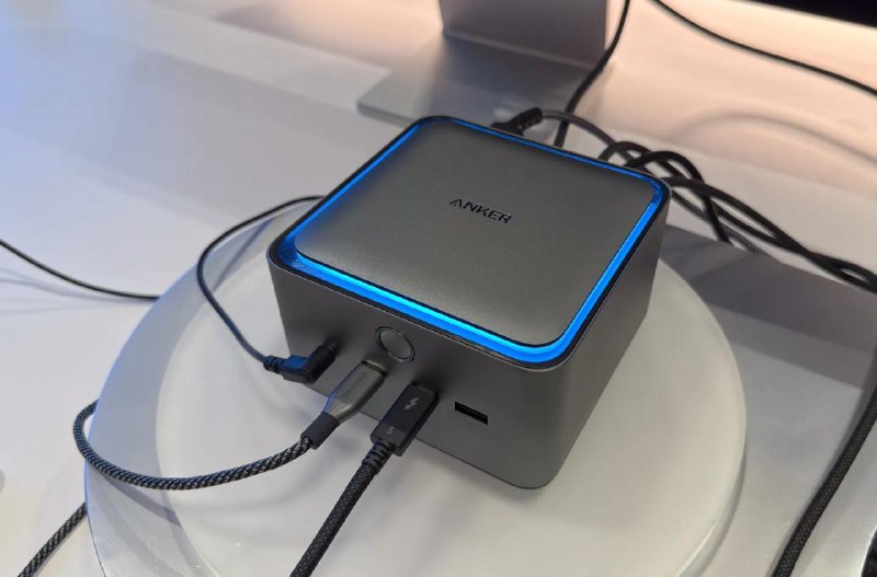 安克发布首款 Thunderbolt 5 扩展坞，内置电源该扩展坞还具有可调节的环境照明和一个散热风扇，因此不会导致过热