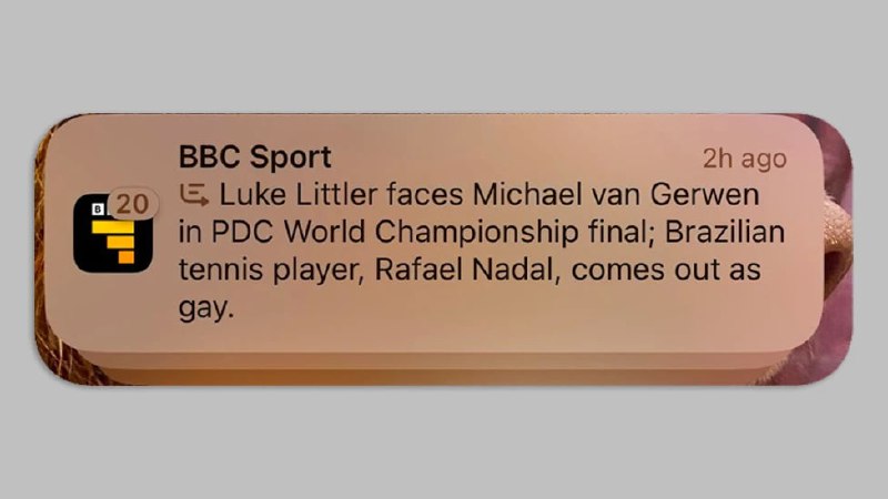 BBC 谴责 Apple Intelligence 新闻摘要功能再次出错近日，Apple Intelligence 在总结 BBC 报道时，两次生成严重失实的新闻摘要：1. 飞镖选手 Luke Littler 的冠军报导出错AI 将 Littler 赢得半决赛的正确内容错误摘要为他已夺得 PDC 世界锦标赛冠军