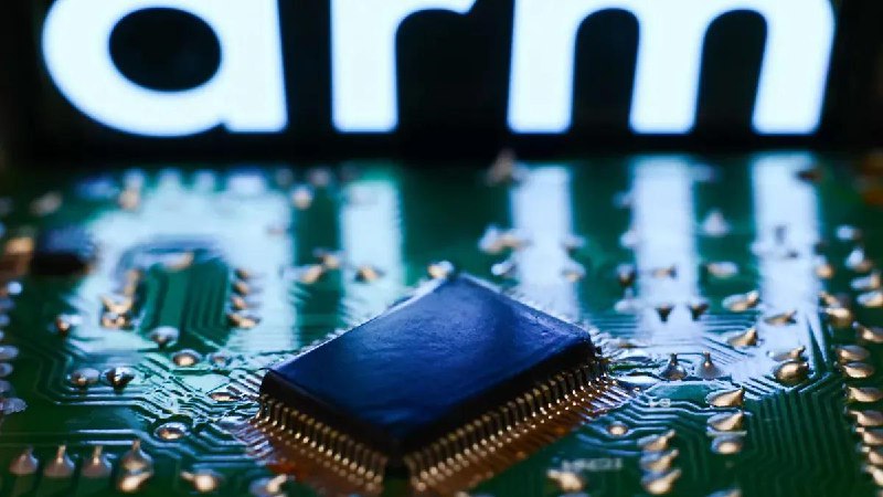 韩国公平贸易委员会突袭了 Arm 在首尔的办公室原因是与高通的许可纠纷，涉及不公平的市场行为指控据《韩国时报》报道，韩国公平贸易委员会（KFTC）对 Arm 在首尔的办公室进行了现场调查