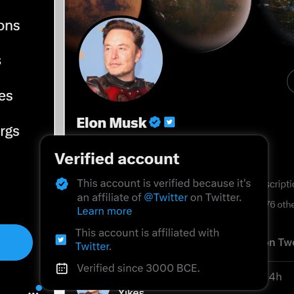 也许是因为欺诈横行，Twitter 网页端现在可以查看该用户初次验证(旧版验证系统)的时间马斯克的标签看起来像是自定义的