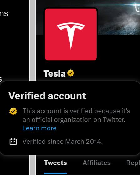 也许是因为欺诈横行，Twitter 网页端现在可以查看该用户初次验证(旧版验证系统)的时间马斯克的标签看起来像是自定义的