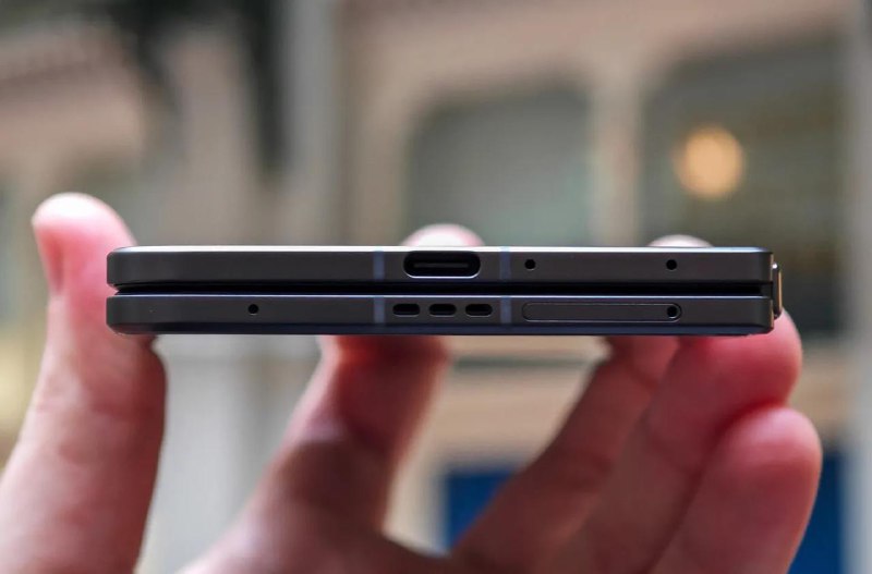 “世界上最薄”的可折叠设备Oppo Find N5Find N5 几乎和它的 USB-C 接口一样薄