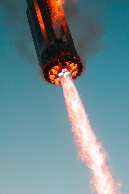 近距离抓拍星舰的猛禽发动机🗒 标签: #SpaceX #StarShip📢 频道: @GodlyNews1🤖 投稿: @GodlyNewsBot