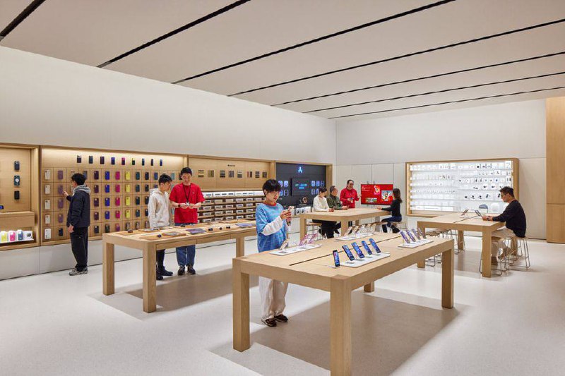 安徽首店：Apple Store 合肥万象城店今日开幕，提供苹果全线产品销售苹果 Apple 合肥万象城零售店今日（1 月 18 日）上午 10 时正式开业，这也是安徽省首家 Apple Store 零售店