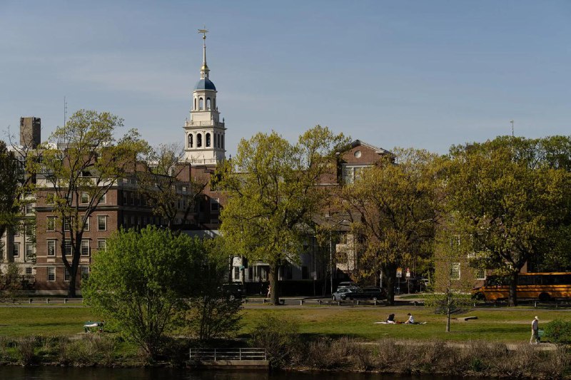 哈佛大学起诉特朗普政府这是哈佛大学在几周内第二次起诉联邦政府