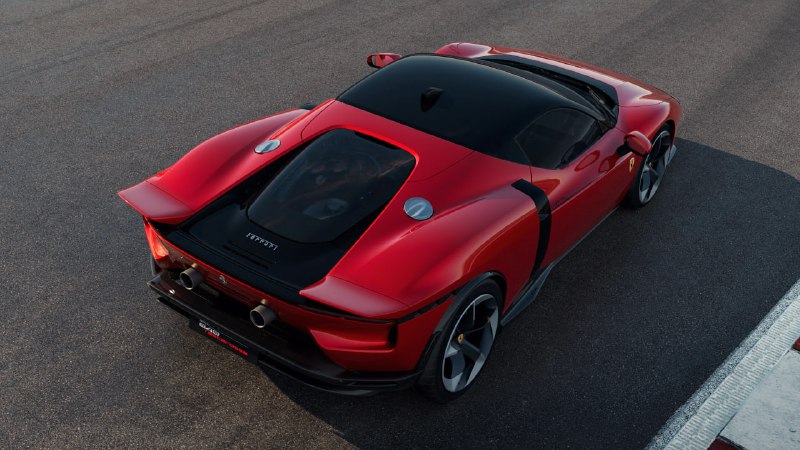 法拉利 Testarossa 重磅回归，变成了一款插电混合动力车型，拥有 1035 匹马力那款经典的 80 年代跑车又回来了，它将取代 SF90，成为意大利汽车品牌新车阵容中的一员